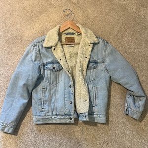 Levi’s fur lined jean jacket